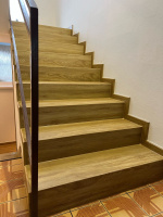  Vinylove schody bez nosu BUKOMA dub Gladstone hnedy